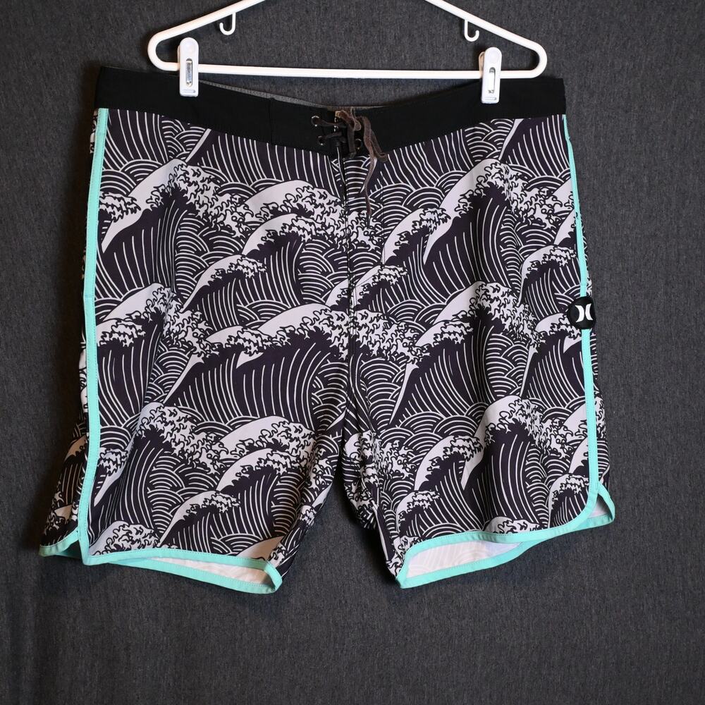 Hurley Men's 38 Phantom Wave Tsunami Swim Board Shorts
